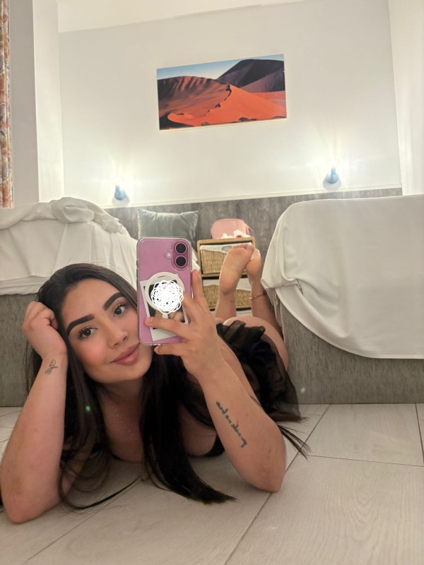 SARA COLOMBIANA SUPER COMPLACIENTE EN BENIDORM