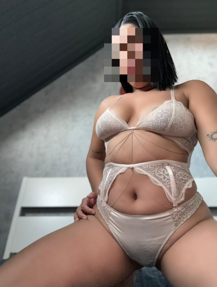 Guapa venezolana ven y disfrutemos juntos