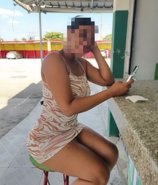 Novedad muy jovencita morena con labios carnosos
