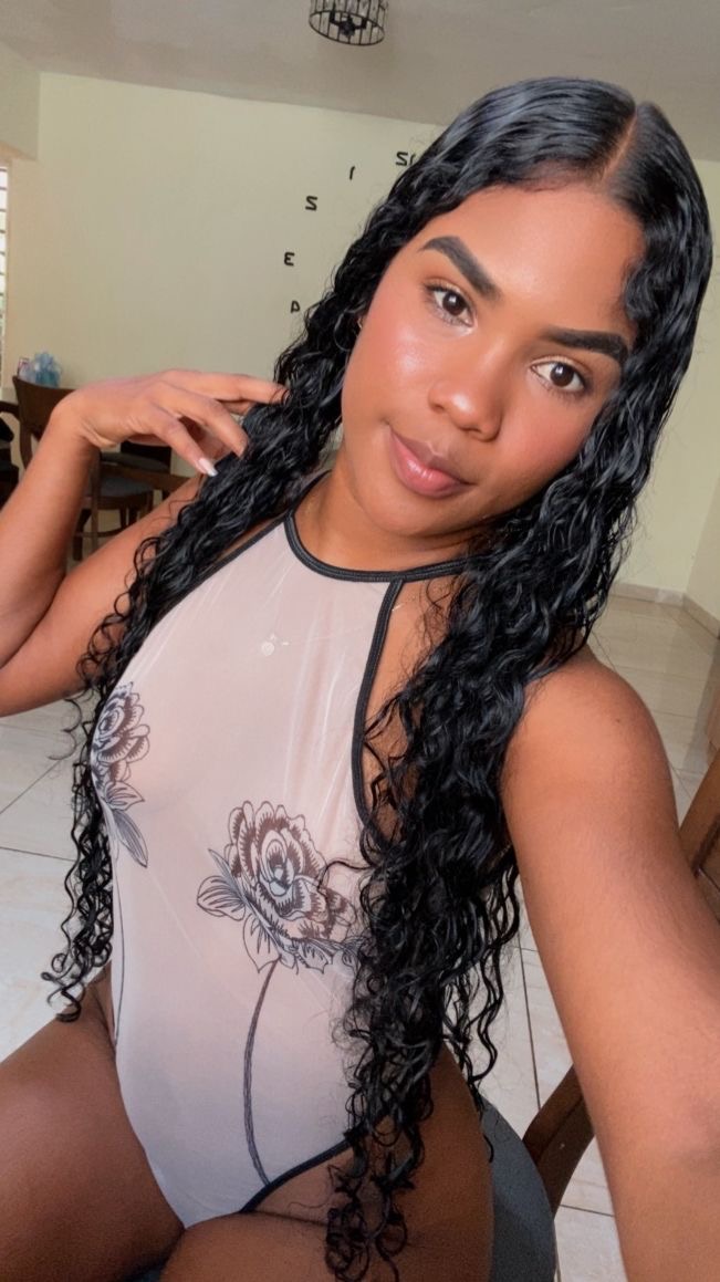 ANYE, 21 AÑITOS MORENA EXOTICA Y DELGADA DISPUESTA
