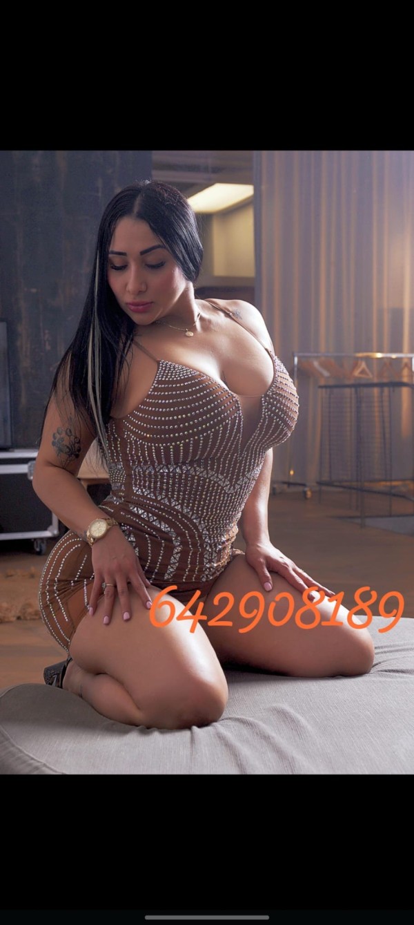Colombiana nueva por la zona con curvas de DIOSA…