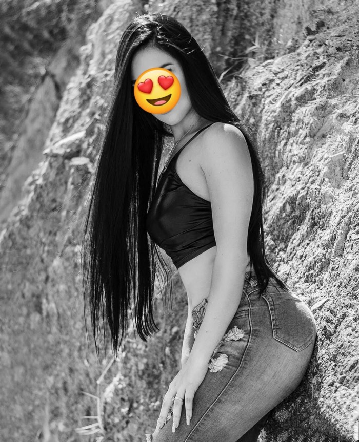MORENA JOVEN MUY GUAPA EN BURELA