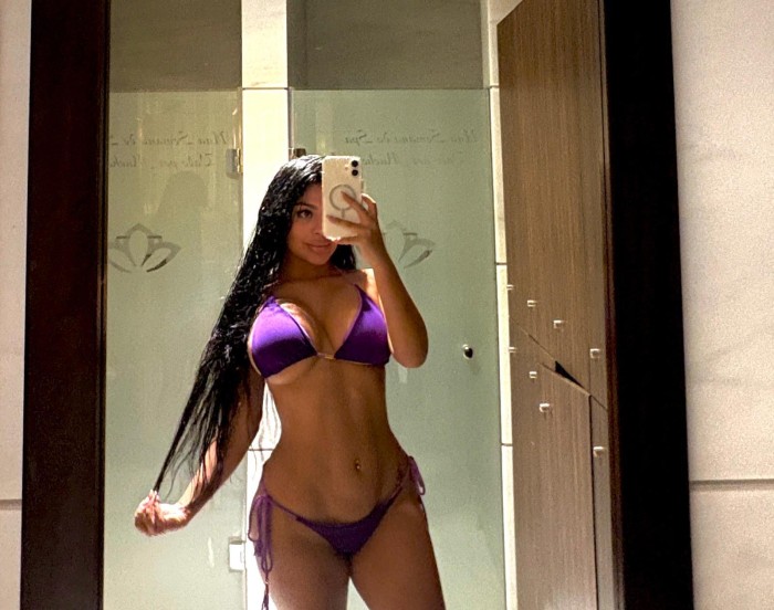 ESMERALDA, ANGELICAL Y DULCE COLOMBIANA