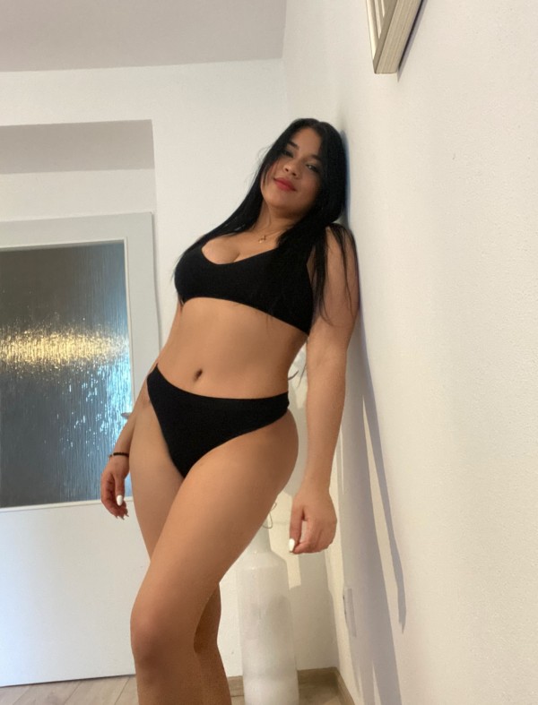 Sexy ardiente y complaciente soy nueva por la zona hago de todo