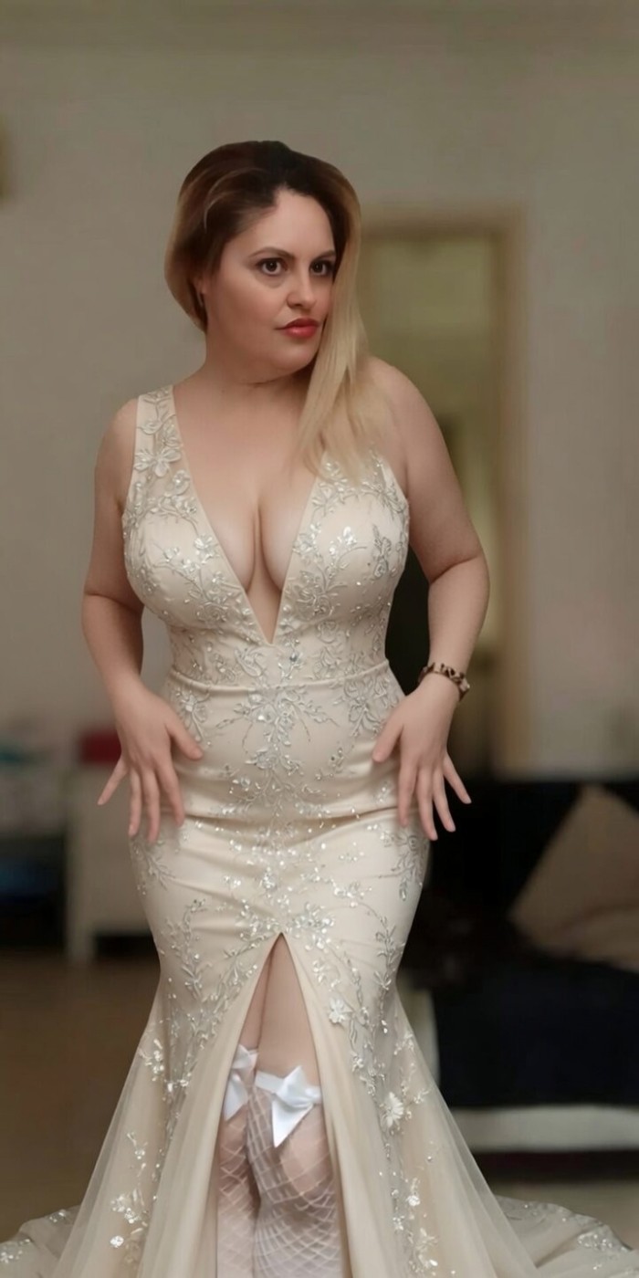 Curvy trato VIP cariñosa, elegante, divertida.