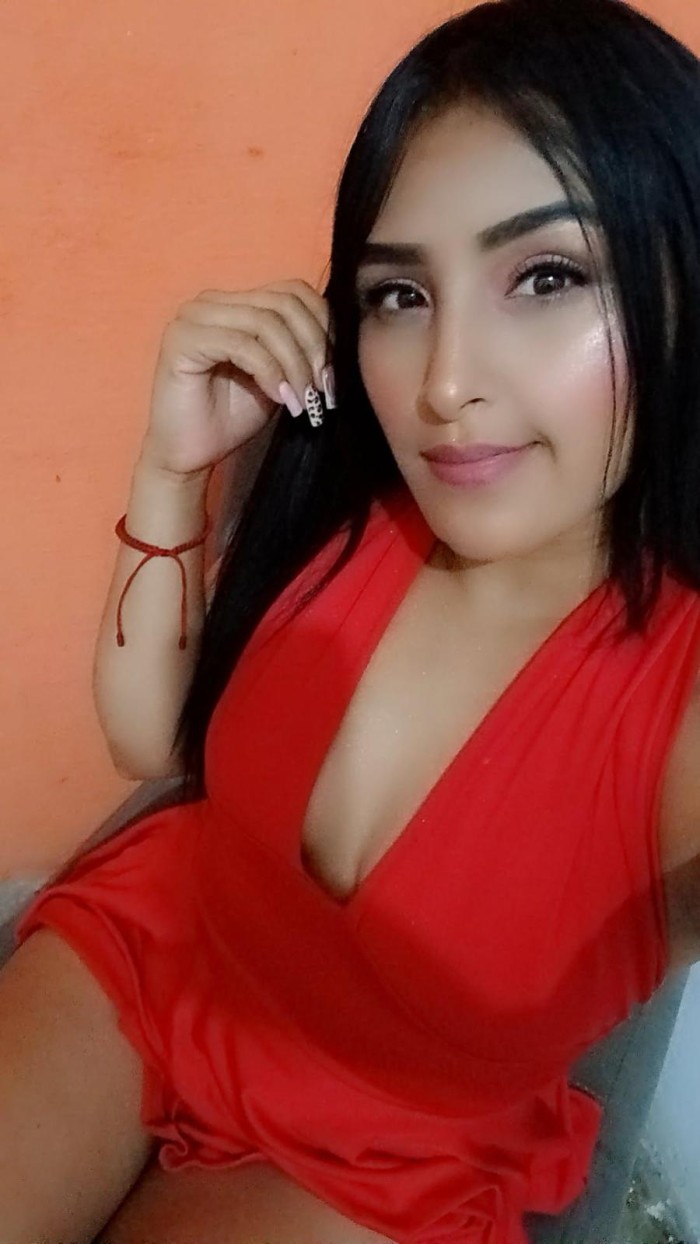morenita delgada coño profundo y babosito