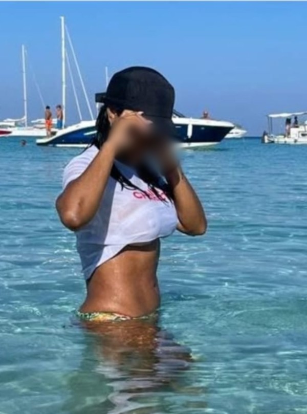 Morena divina delgadita morbosa y fiestera