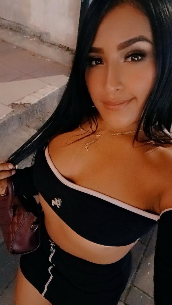 VEN A CHUPAR MI CULO APRETADITO