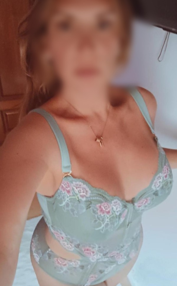 GIA SEXY ESPAÑOLA PARA GOZAR COMO NUNCA EN TU VIDA
