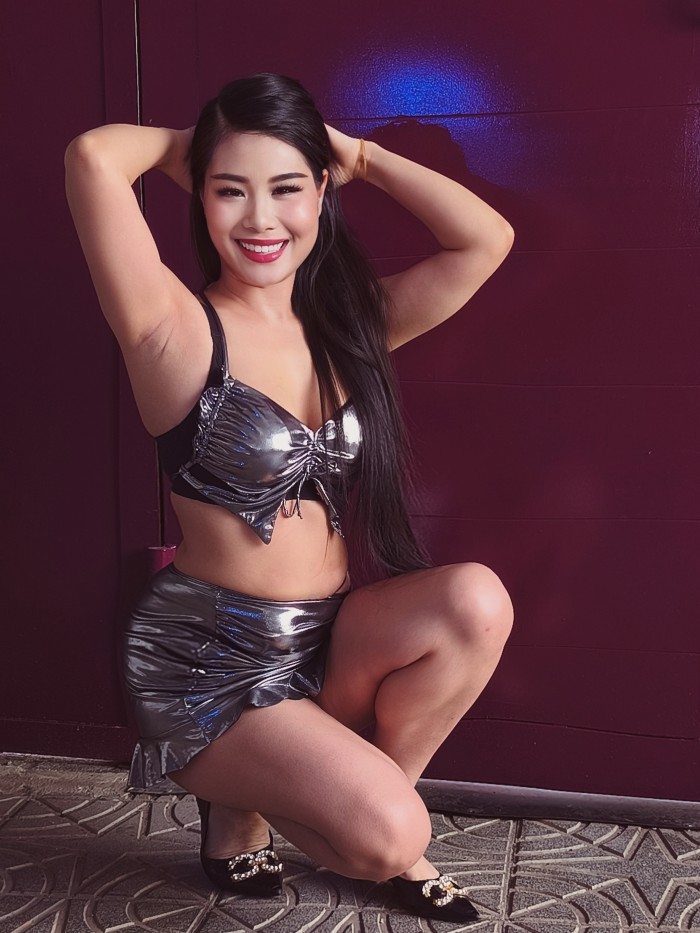 6 CHICAS CHINAS MUY NATURALES