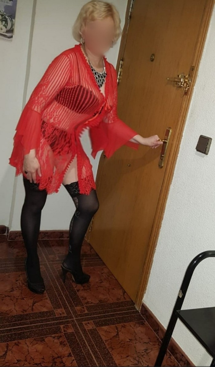 NUEVA EN LA CIUDAD, MASAJISTA