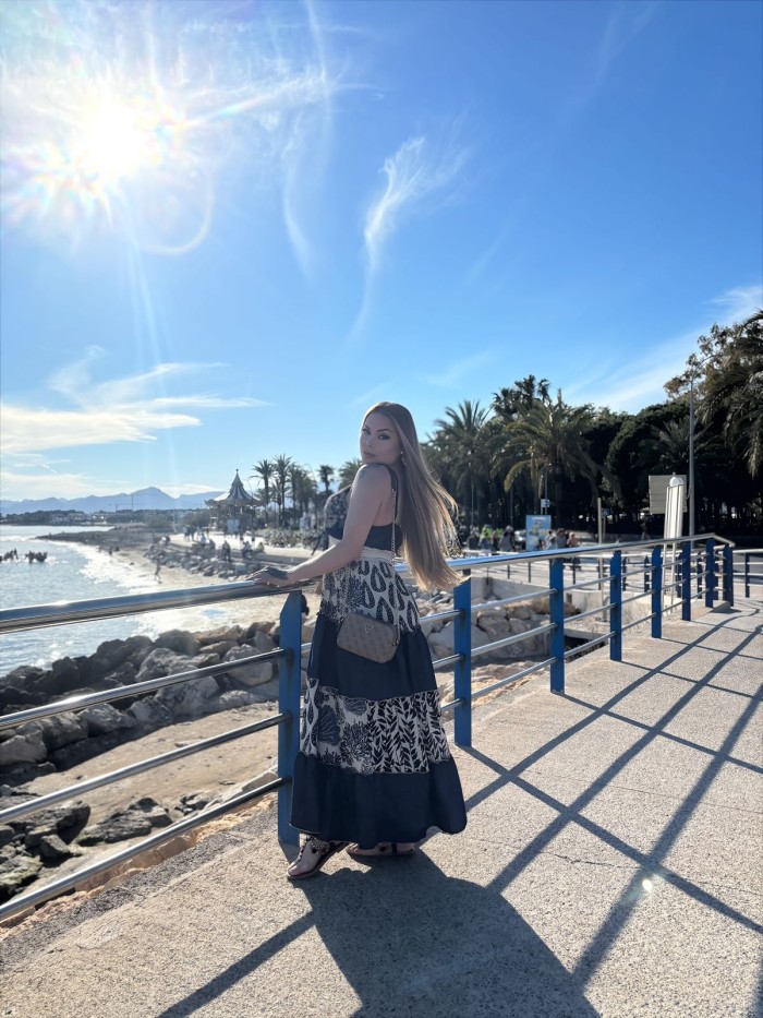 VALENTINA BARBIE, 100% REAL, GUARRA, Y SIN LÍMITES!