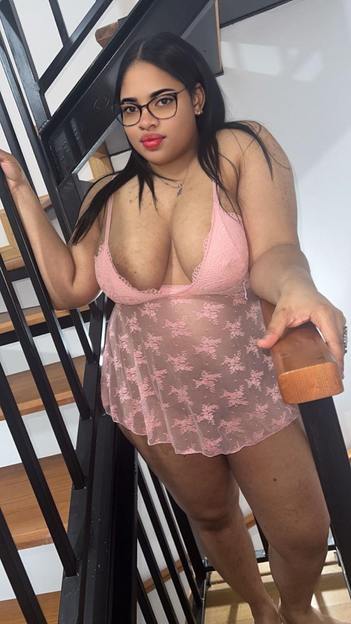 Sara Dominicana ardiente y apasionada