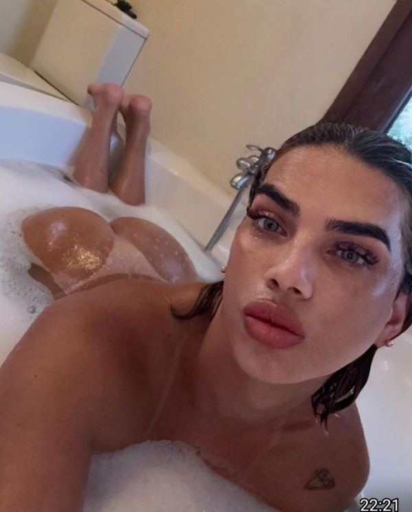 RUBIA GUAPA SENSUAL CHICA TRANS.