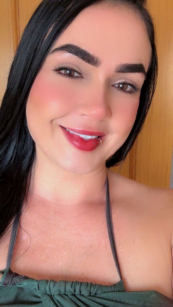 UNA MUJER MUY CALIENTE