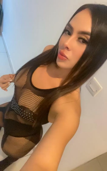 IMPLICADA DESEOSA MORBOSA CON GANAS DE HACER DE TODO