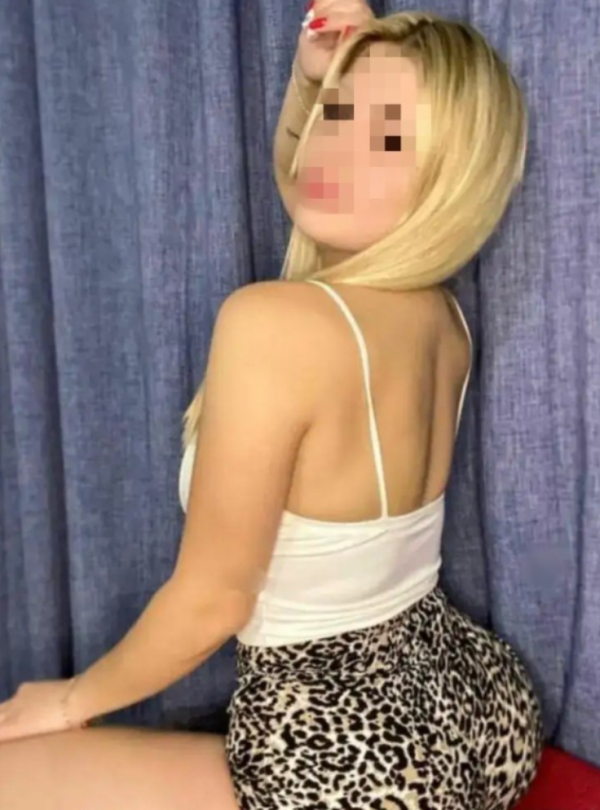 CHICA SOLTERA CON BUENAS CURBAS APASIONADA