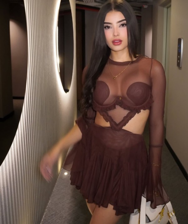 Muñeca cinturita pequeña manejable