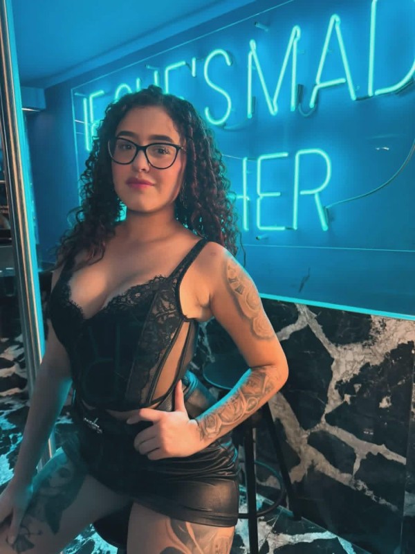 Pasional  y muy guapa!  lujo a tu alcance