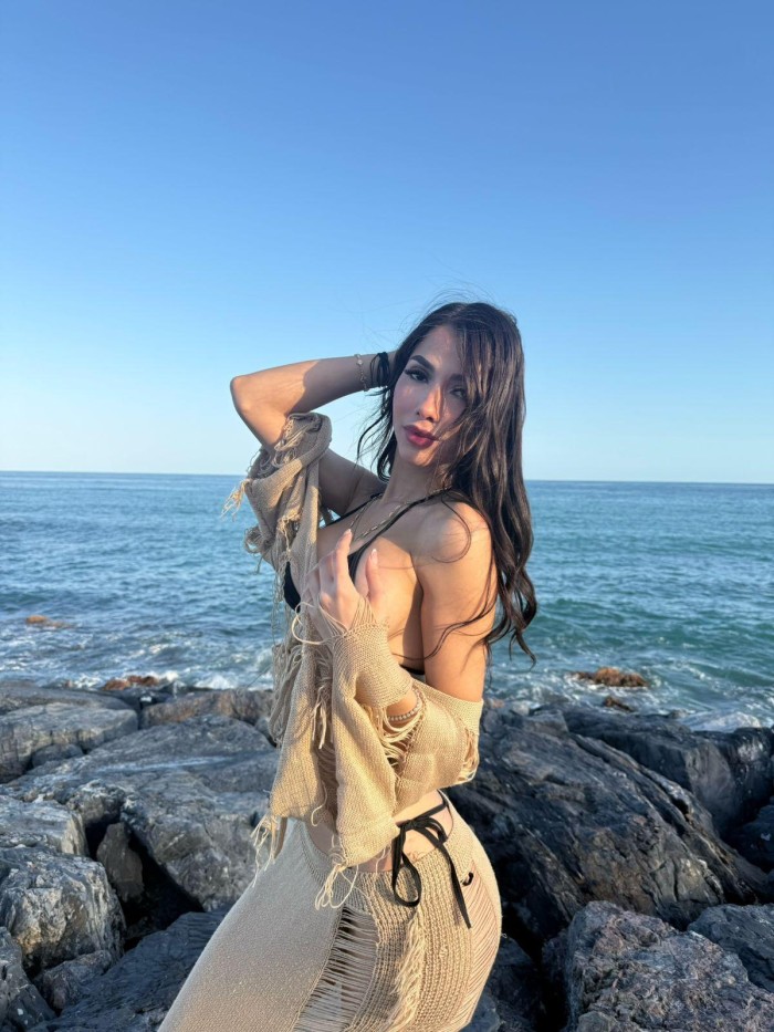 CALIENTE, FIESTERA Y MUY PROVOCADORA CHICA SEXY
