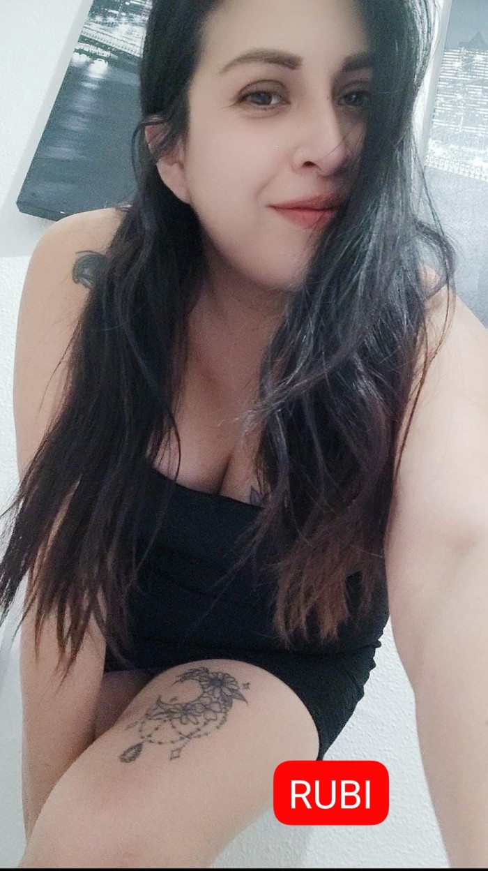 PERUANA MUY COMPLACIENTE