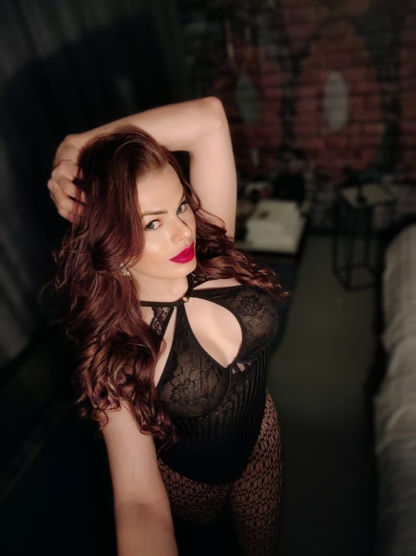 BARBIELATINA, MASAJISTA , LA REINA DEL SEXO ORAL. EXPECISLISTA EN NOVATOS