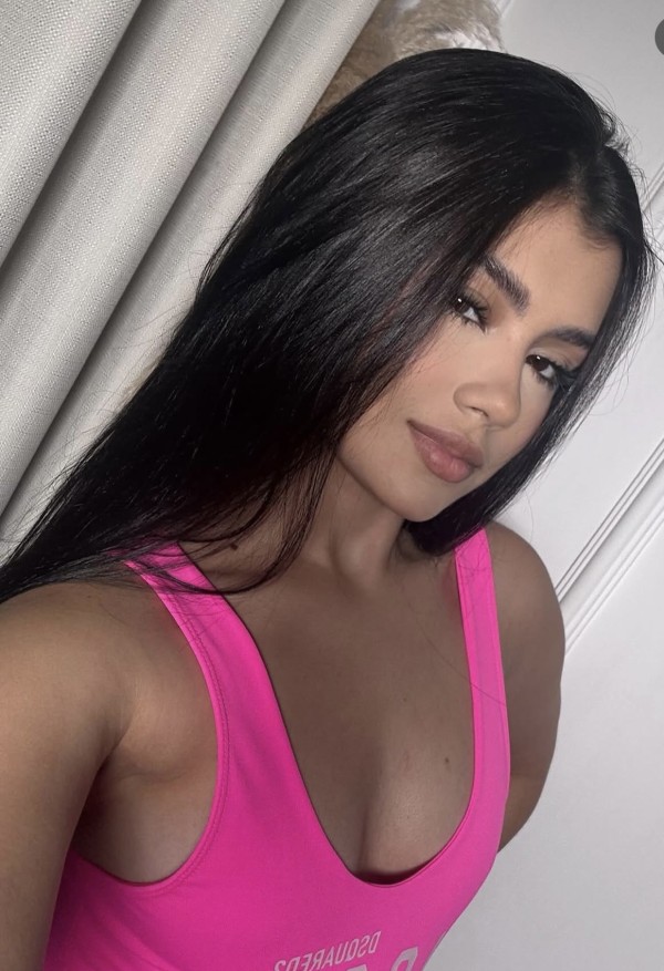 Jovencita coñito  para lamer  disponible ahora fotos reales