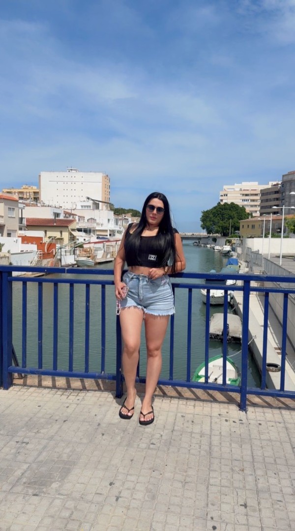 LATINA EN BUSCA DE CAÑA TODA LA NOCHE