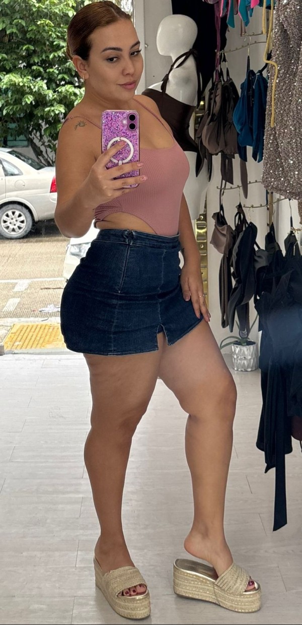 Por qué estar solo cuando puedes pasártelo en grande?…fiesta y placer…