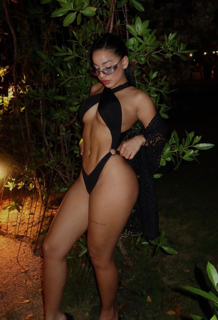 Escort colombiana de lujo muy guapa