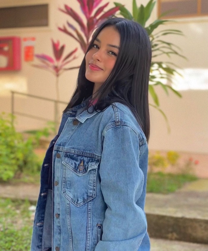 Colombiana muy caliente dispuesta a disfrutar