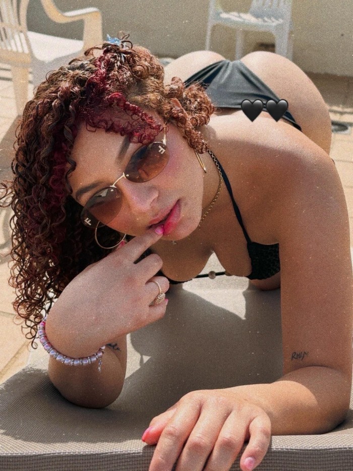 MIA: SCORT LATINA CACHONDA Y COMPLACIENTE