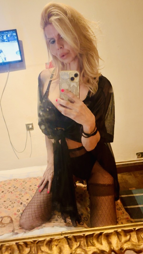 CIBELLE LA RUBIA DIOSA DEL SEXO FULL VERSÁTIL EN SAN MAMÉS FESTEIRA