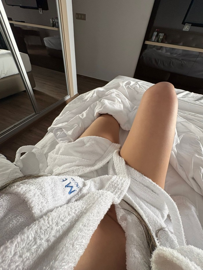 CACHONDA Y ARDIENTE CHICA EN LA RAMBLA, 612207455