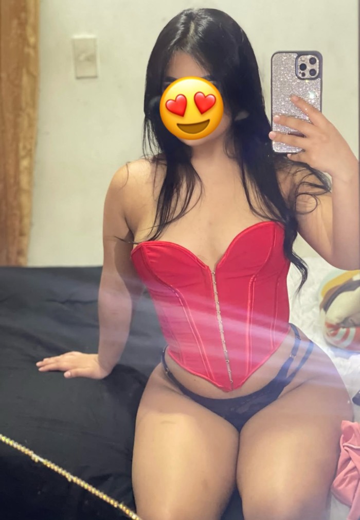 Madurita ardiente y cachonda