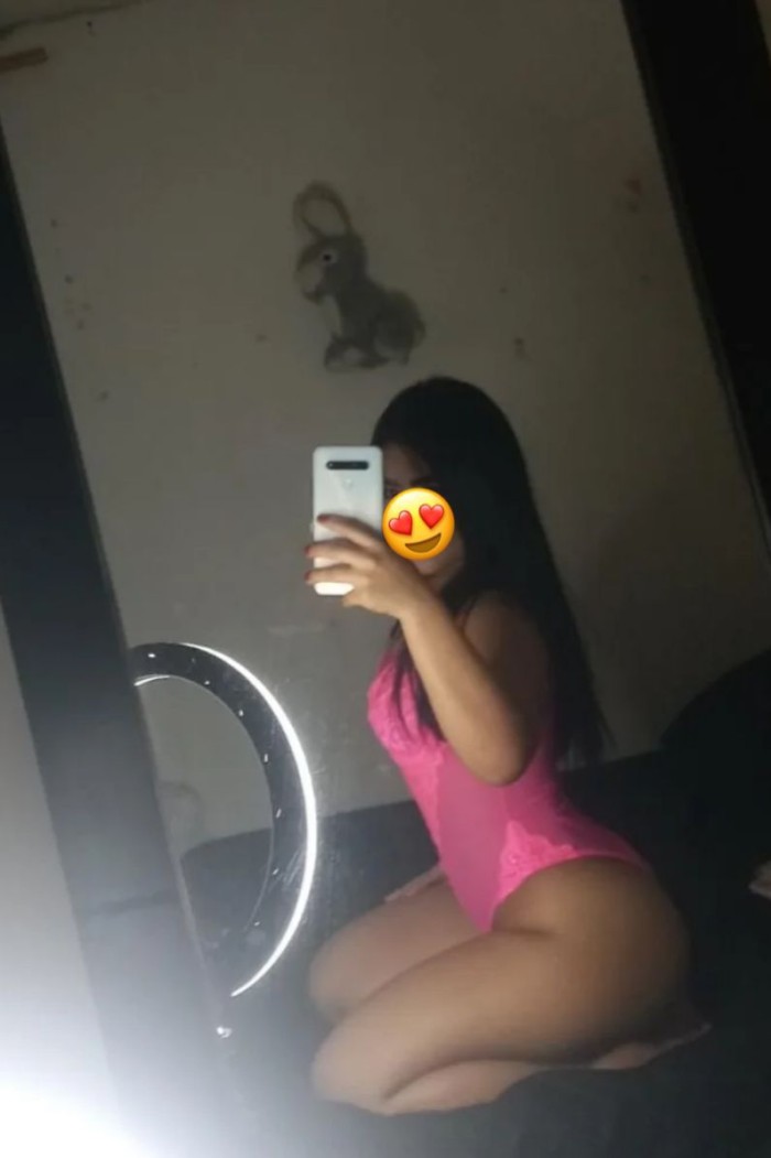 Madurita ardiente y cachonda