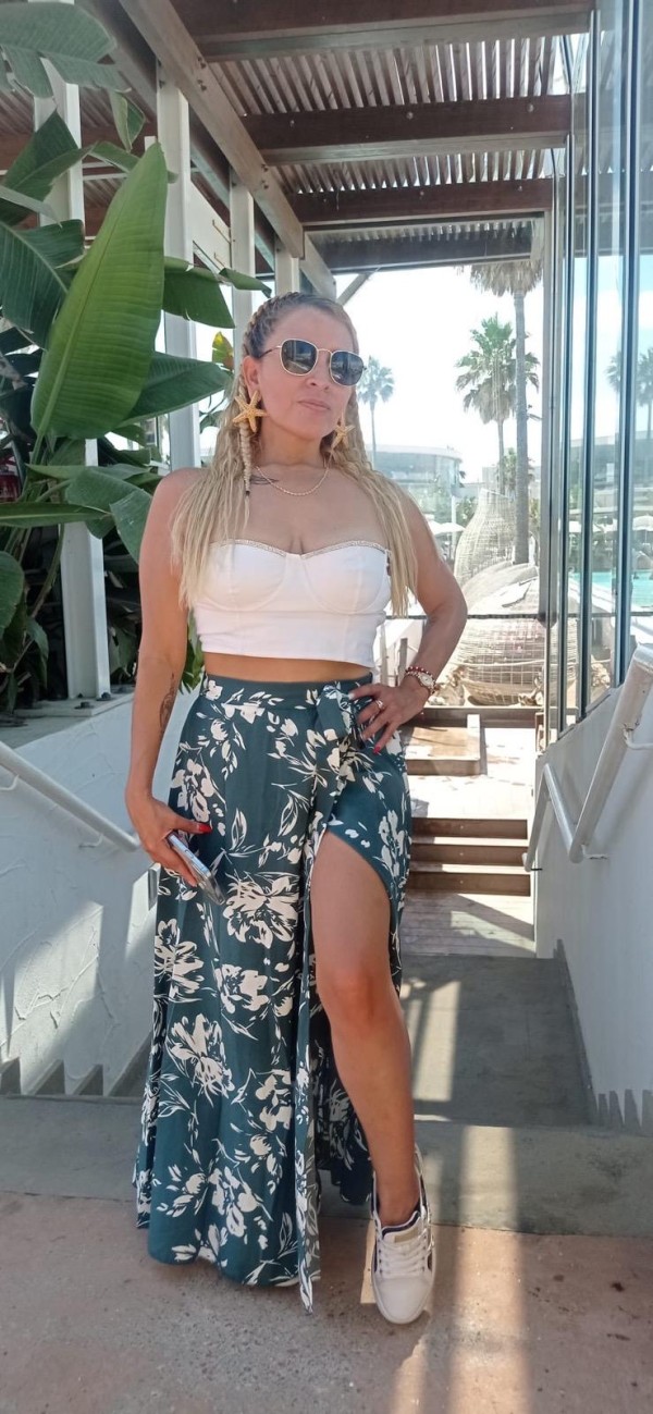Quiero tu rica pollita en mi boca calientica