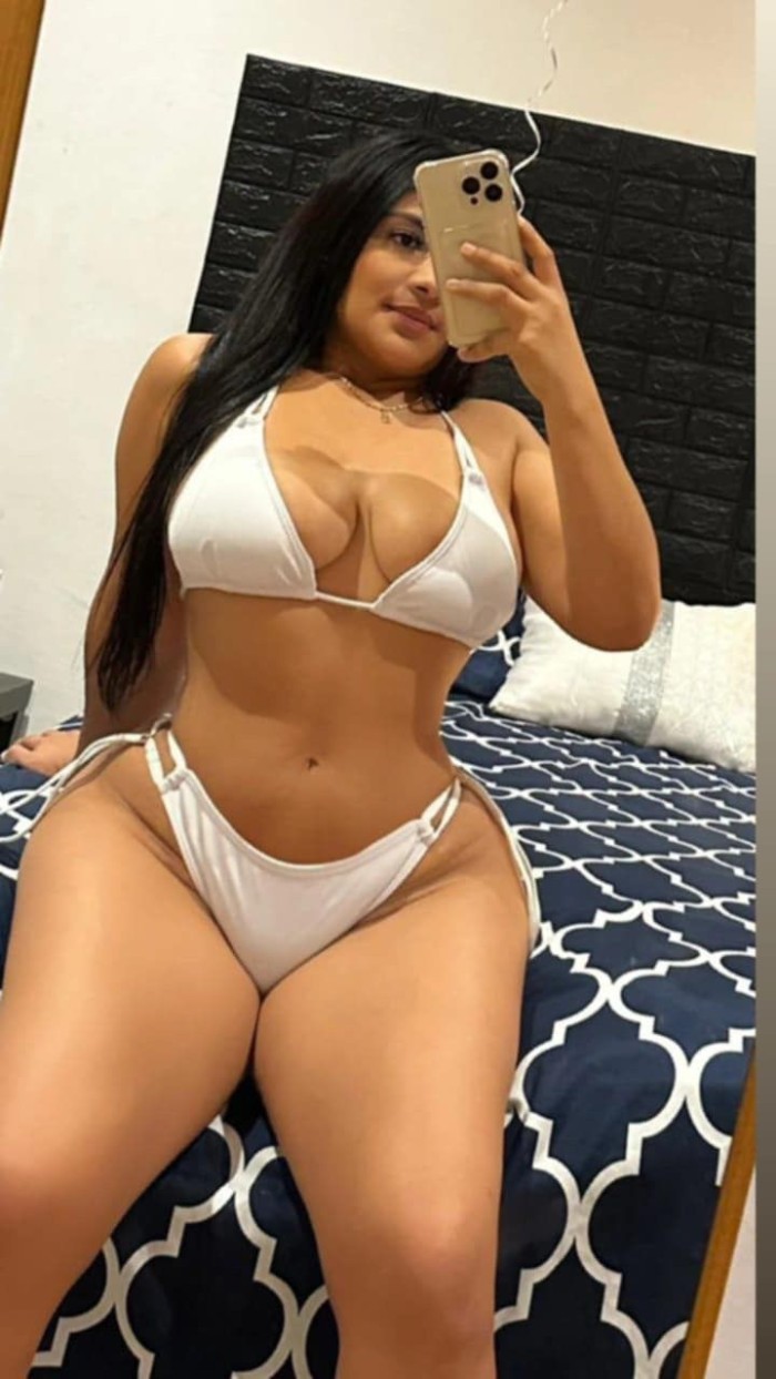 Latina caliente