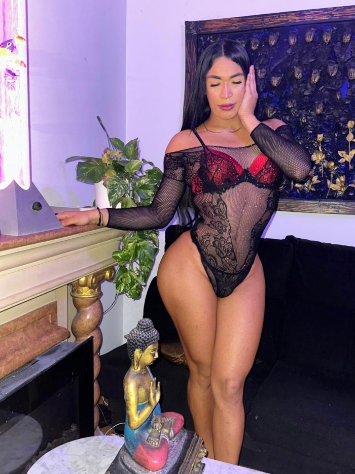 Trans venezolana muy guapa en Marina Botafoch