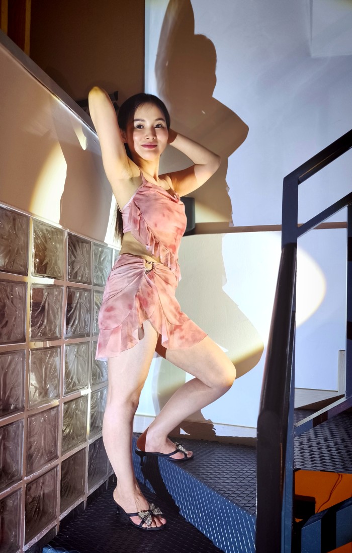 Amy joven de nacionalidad China, muy zorra