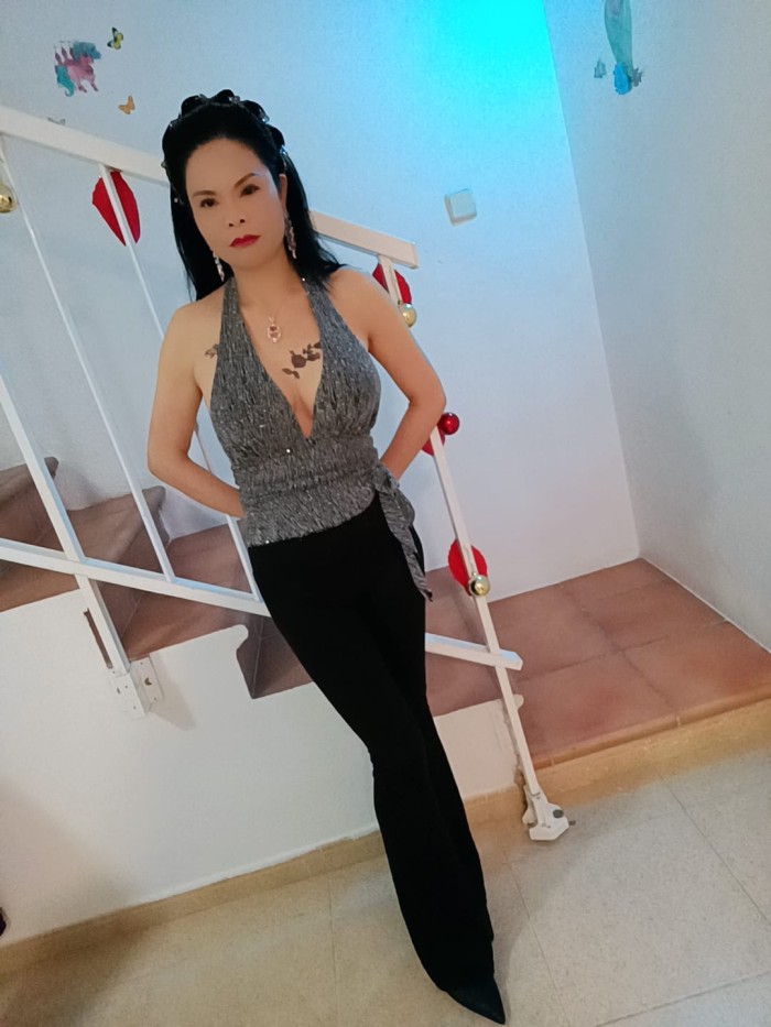 Mujer exótica y con muchos encantos