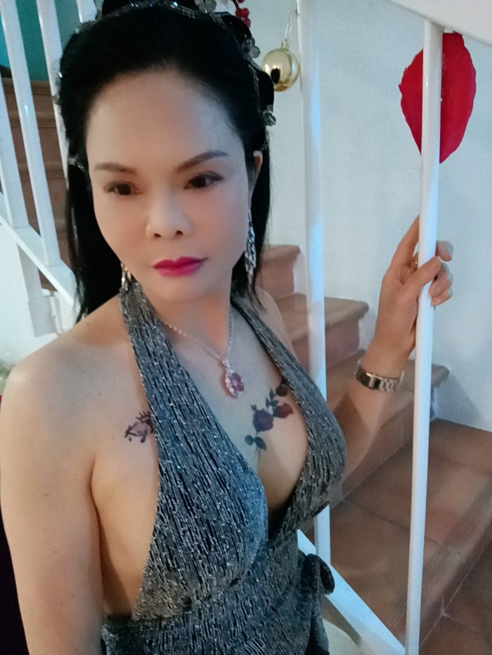 Mujer exótica y con muchos encantos