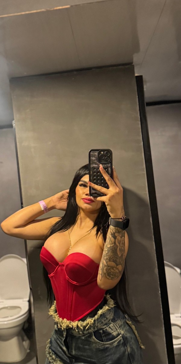 NOVEDAD, jovencita fiestera EN ANDORRA