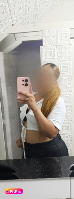CHICA MUY CACHONDA QUIERE BEBER TU LECHITA