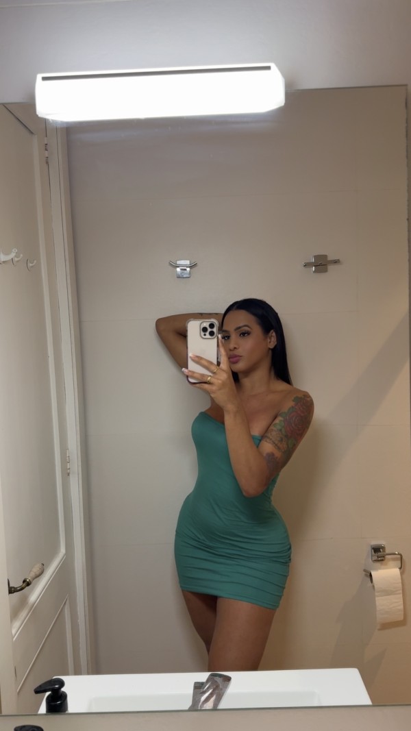Myllena guapa brasileña Real en Lloret de Mar Centro