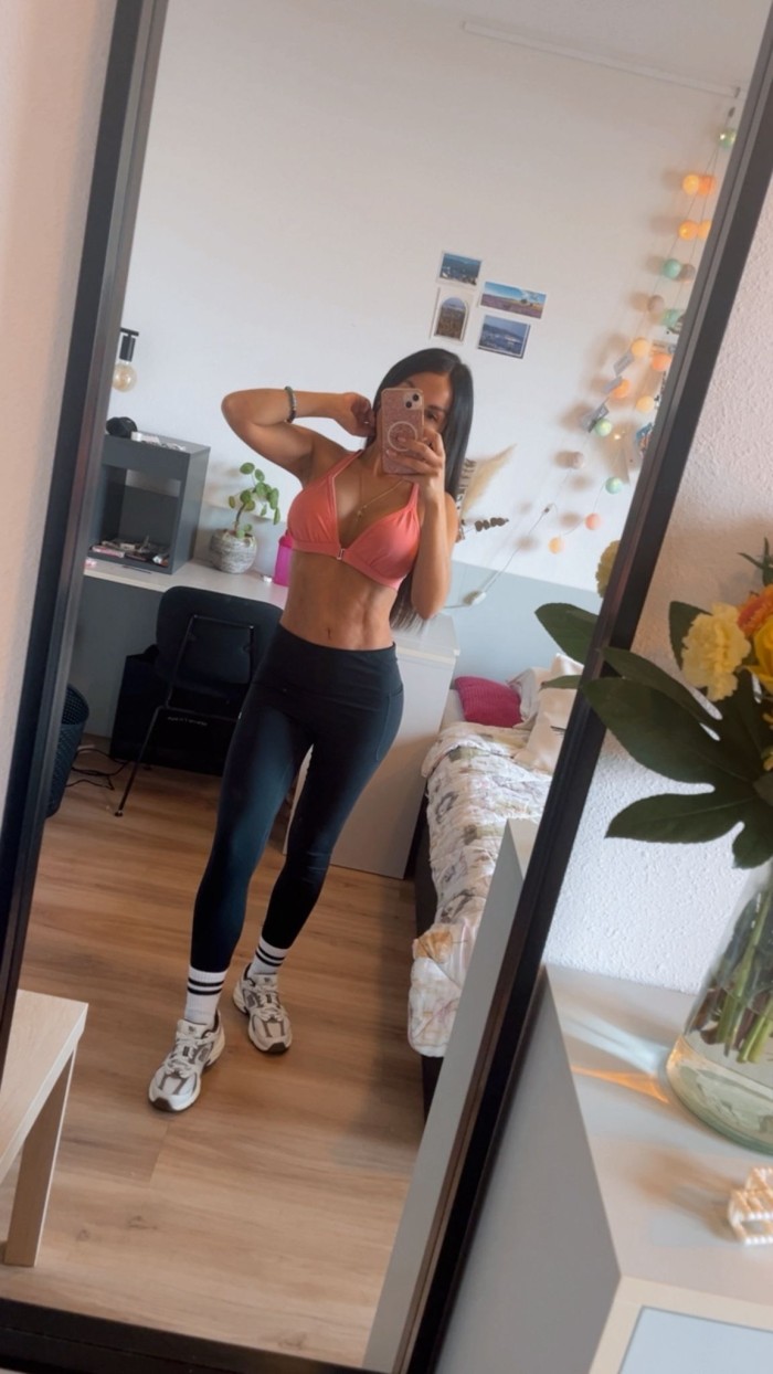 Ana colombiana recién llegada fotos reales