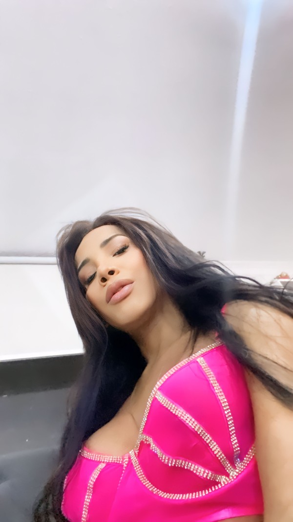 Abril mujer trans de impacto ven y conóceme