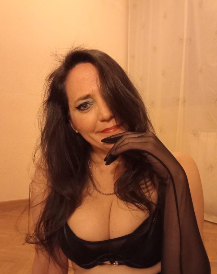 TE APETECE IR A  UN CLUB LIBERAL?SAUNA? SITIO DE INTERCAMBIO?