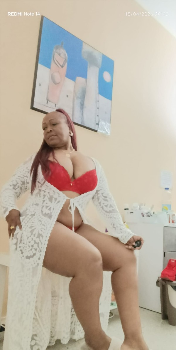 Mis queridos machos soy camila estaré disponible en gran canarias a