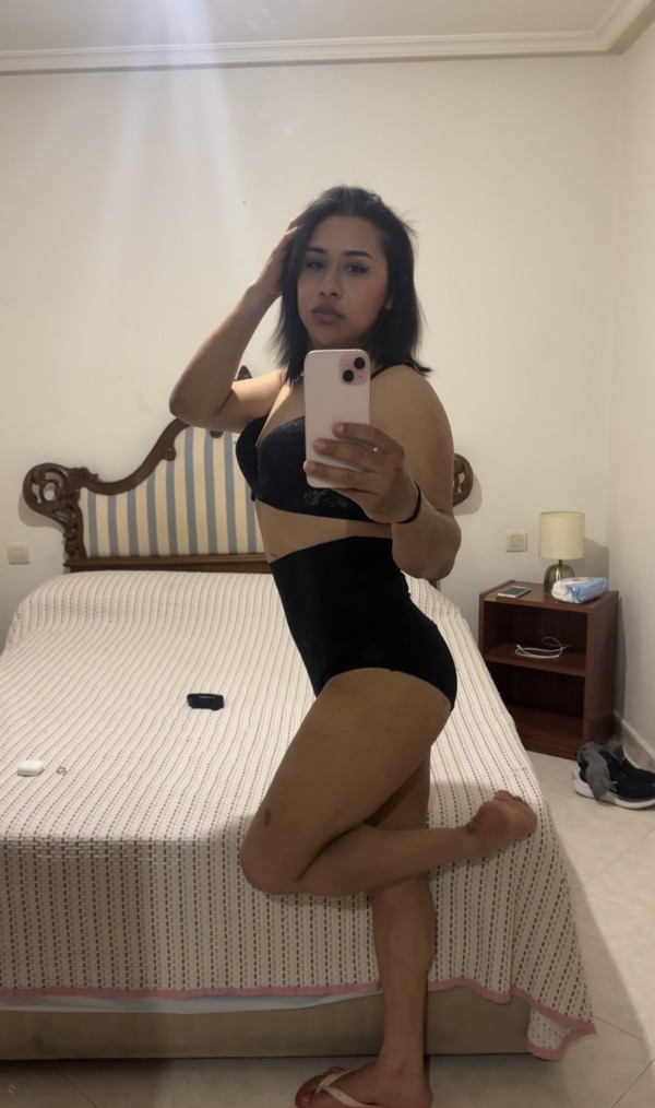Morenaza fogosa activa y pasiva simpre con ganas